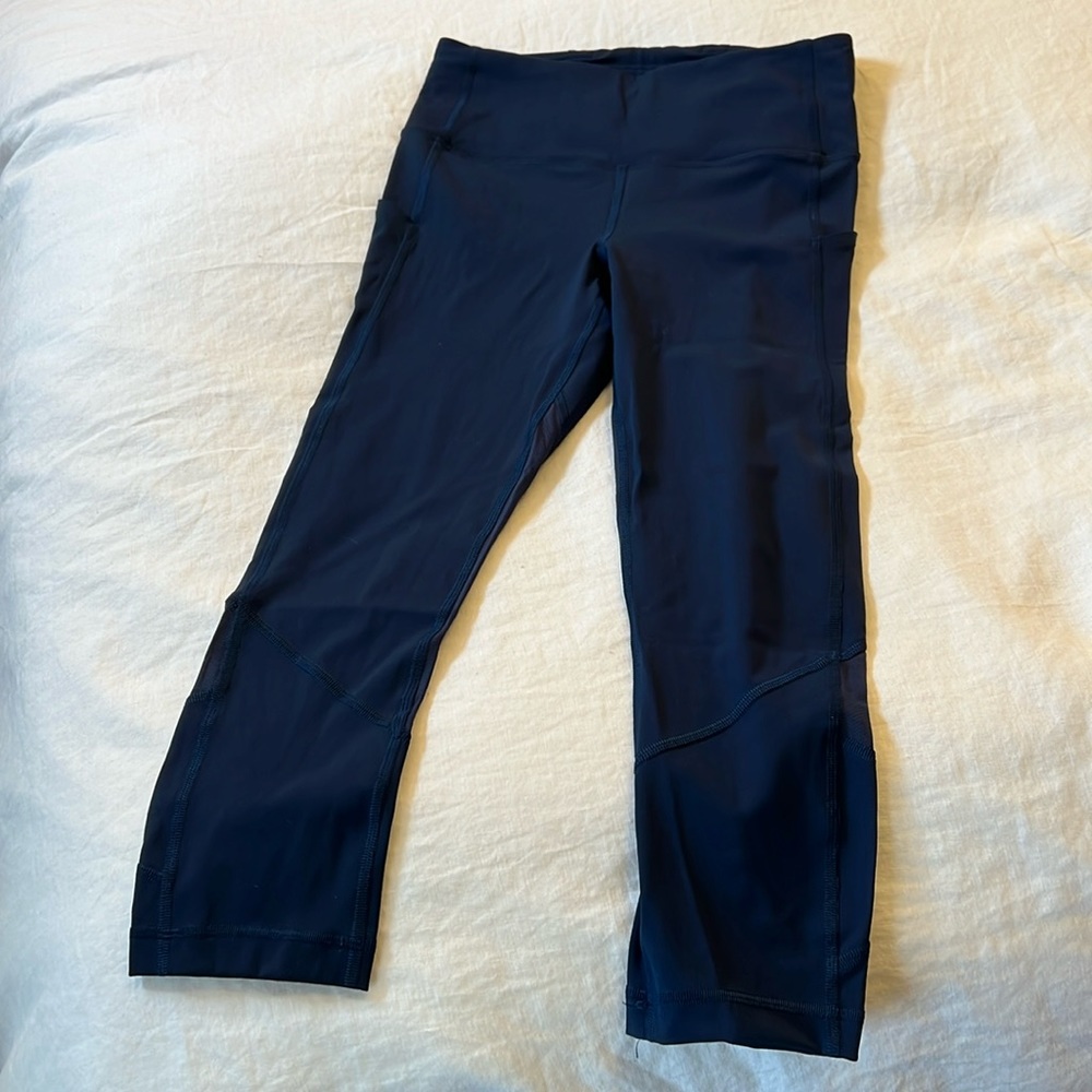 Lululemon cropped leggings with pockets